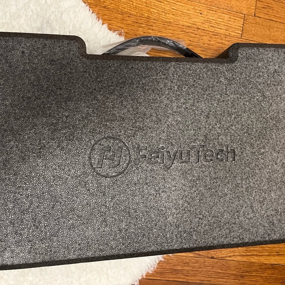 Feiyu Tech AK2000 Stabilizer Gimbal (SOLD) - Picture 1 of 2